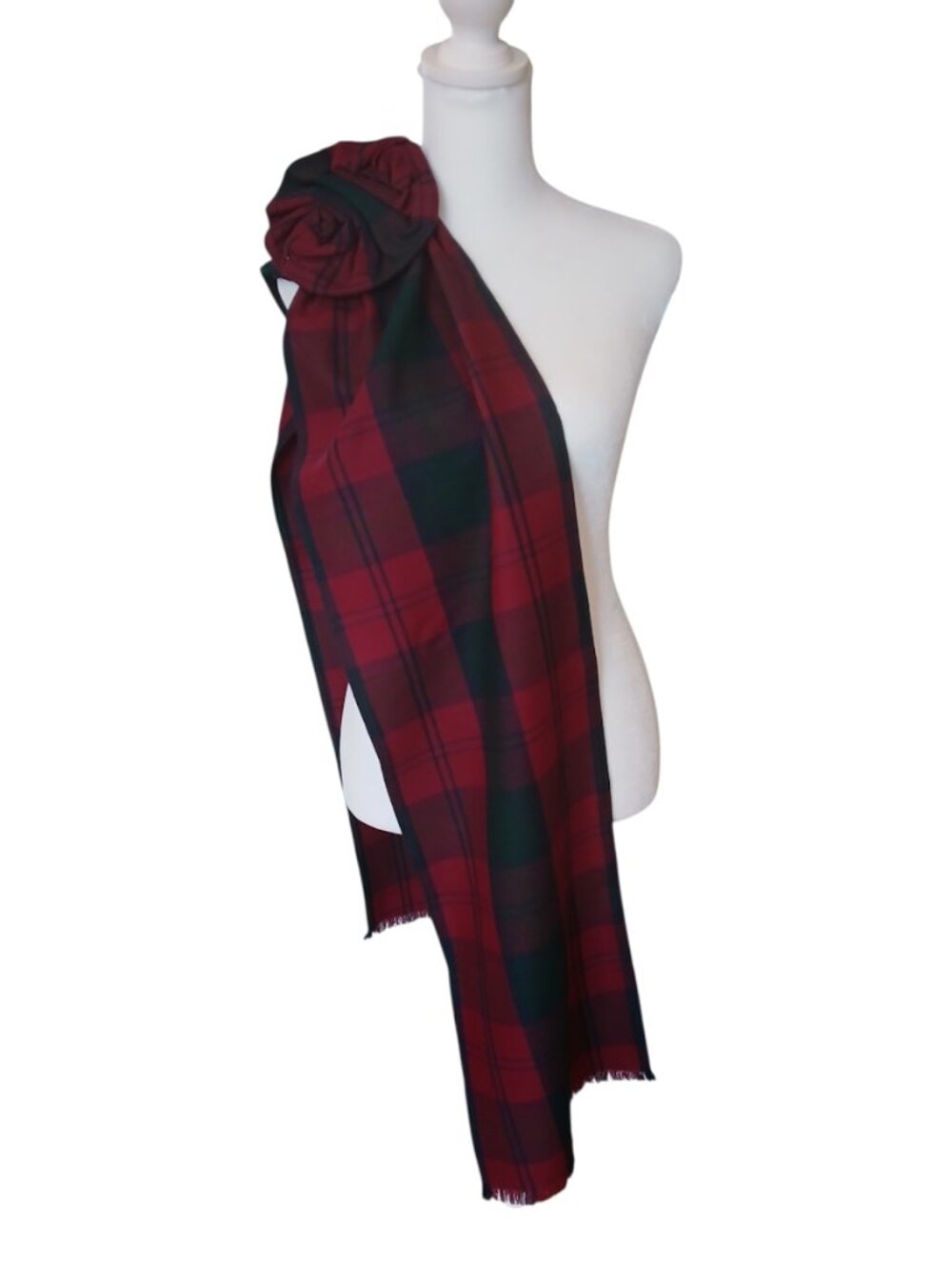 Scottish traditional plaid wool scarf maroon navy green tartan